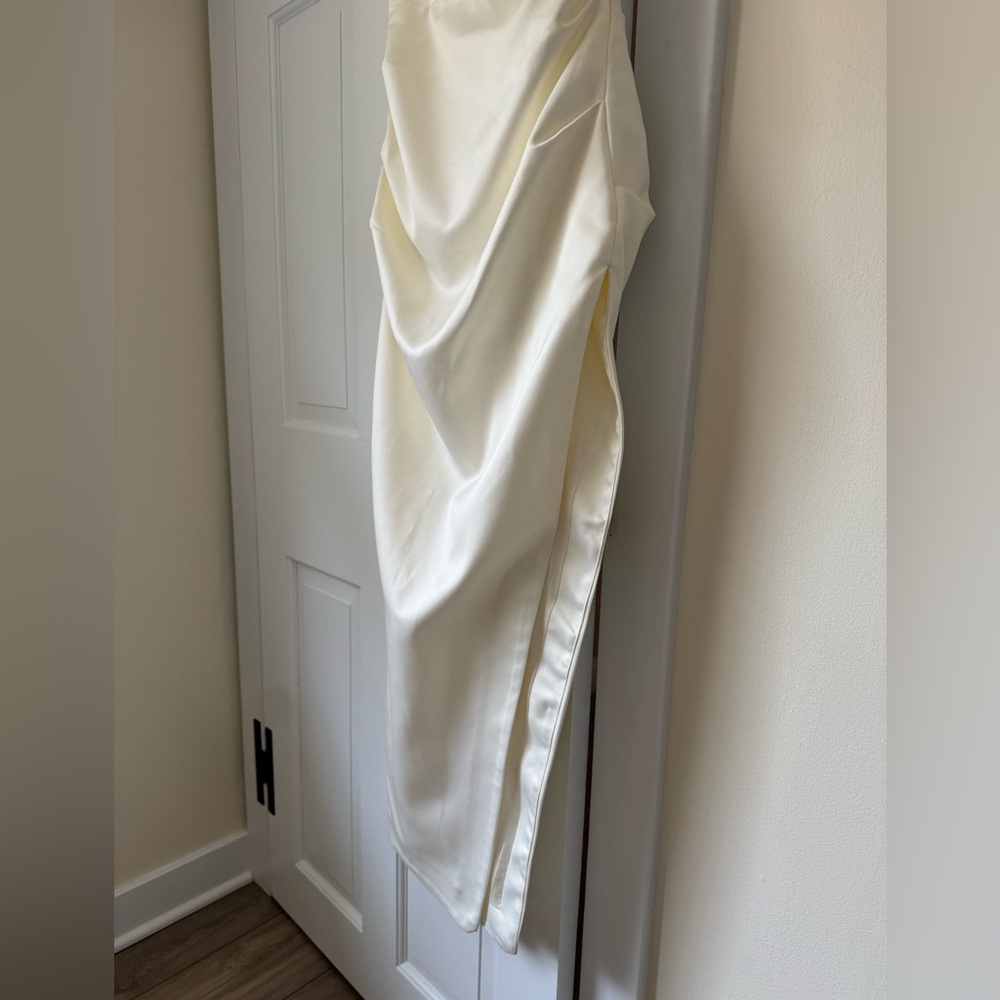 HOUSE OF CB Flora Gown Size Small White Off White Dutch Satin Side Slit - Picture 7 of 10